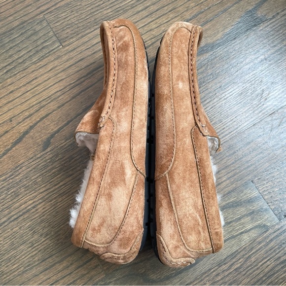 UGG Men's Ascot Slipper chestnut suede and sheep wool lined slip ons - Picture 5 of 12